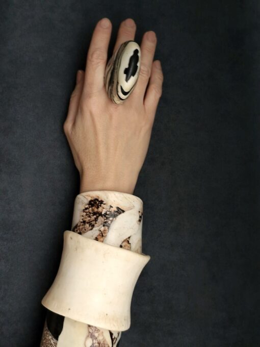 Vegan Ivory & Black Ring - Size 7 - Image 5