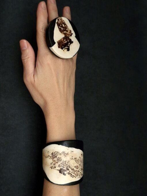 Vegan Ivory & Black Ring - Size 7.5 - Image 4