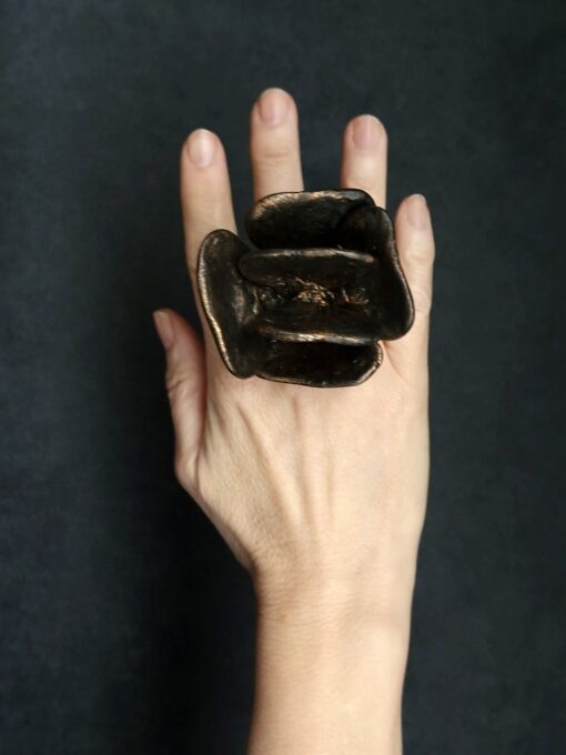 Black with Gold Sheen Flower Ring Size 9.5 - Image 3
