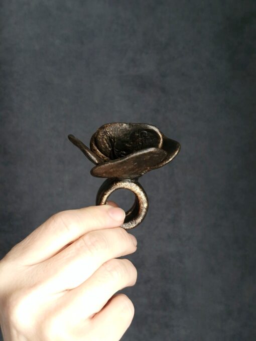 Black with Gold Sheen Flower Ring Size 9.5 - Image 4